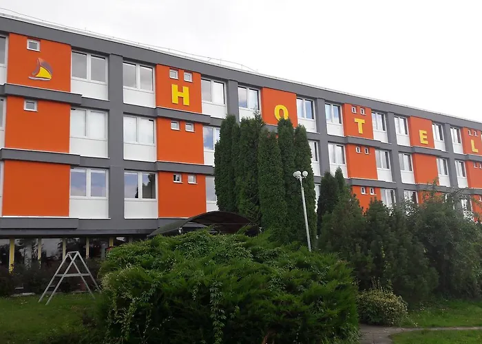 אכסניה Touring & Sport שיופוק