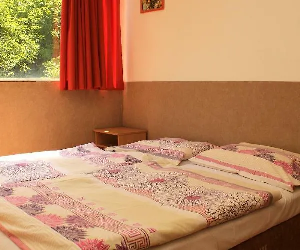 Touring & Sport אכסניה